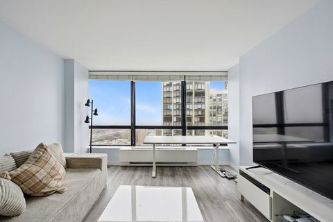 Tiny photo for 5415 N SHERIDAN Road #3008, Chicago, IL 60640 (MLS # 12590219)
