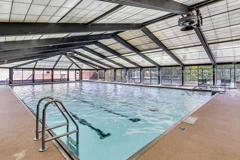 Tiny photo for 5415 N SHERIDAN Road #3008, Chicago, IL 60640 (MLS # 12590219)