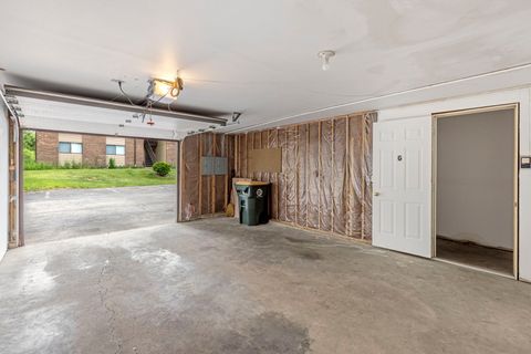 Tiny photo for 401 Concord Avenue #G, South Elgin, IL 60177 (MLS # 12677690)