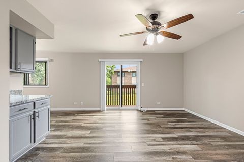 Tiny photo for 401 Concord Avenue #G, South Elgin, IL 60177 (MLS # 12677690)