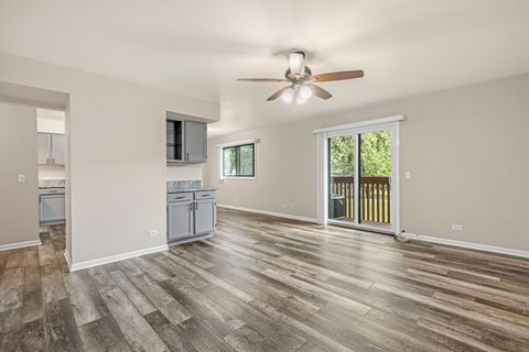 Tiny photo for 401 Concord Avenue #G, South Elgin, IL 60177 (MLS # 12677690)