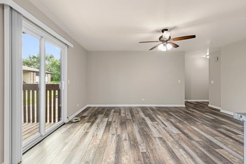 Tiny photo for 401 Concord Avenue #G, South Elgin, IL 60177 (MLS # 12677690)