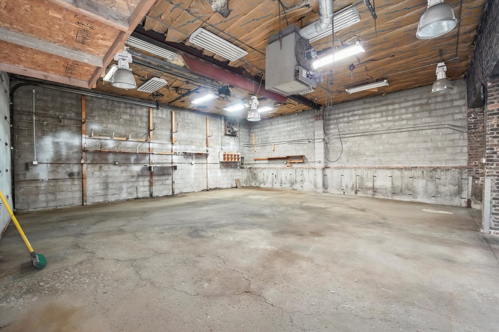 2500 W 36th Street