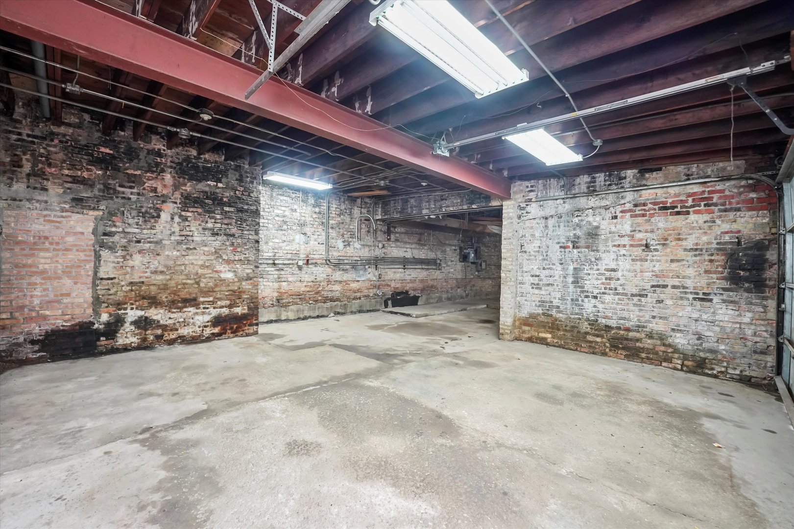 2500 W 36th Street