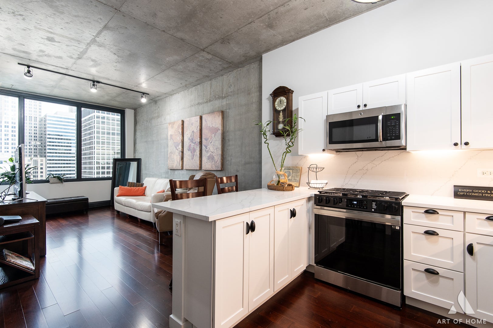 235 W Van Buren Street 2216