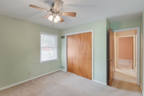Tiny photo for 19 N East Avenue, South Elgin, IL 60177 (MLS # 12587652)