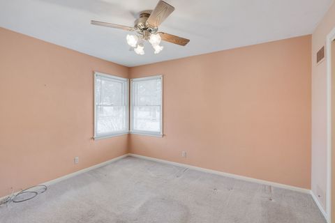 Tiny photo for 19 N East Avenue, South Elgin, IL 60177 (MLS # 12587652)