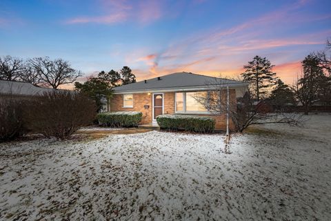 Photo of 19 N East Avenue, South Elgin, IL 60177 (MLS # 12587652)