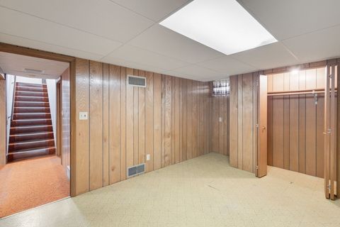 Tiny photo for 19 N East Avenue, South Elgin, IL 60177 (MLS # 12587652)