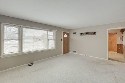 Tiny photo for 19 N East Avenue, South Elgin, IL 60177 (MLS # 12587652)