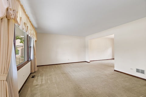 Tiny photo for 1105 Beach Comber Drive, Schaumburg, IL 60193 (MLS # 12734560)