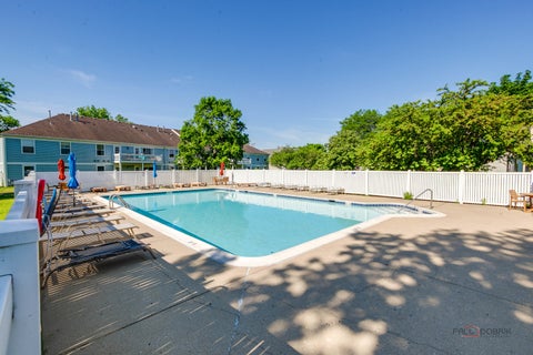Tiny photo for 1209 BRADWELL Lane #E, Mundelein, IL 60060 (MLS # 12660358)