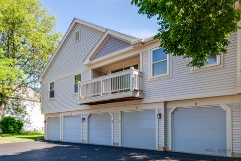 Tiny photo for 1209 BRADWELL Lane #E, Mundelein, IL 60060 (MLS # 12660358)