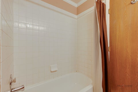 Tiny photo for 1209 BRADWELL Lane #E, Mundelein, IL 60060 (MLS # 12660358)