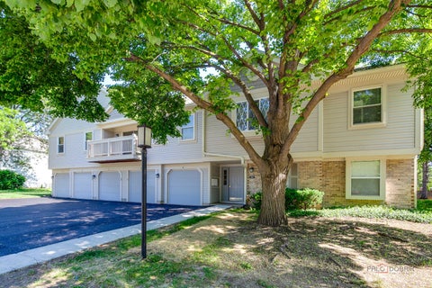 Tiny photo for 1209 BRADWELL Lane #E, Mundelein, IL 60060 (MLS # 12660358)