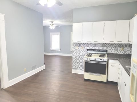 Tiny photo for 814 W Olive Street, Bloomington, IL 61701 (MLS # 12483705)
