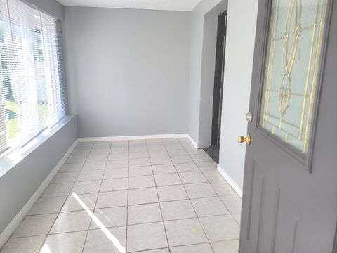 Tiny photo for 814 W Olive Street, Bloomington, IL 61701 (MLS # 12483705)