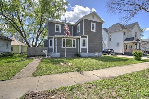 Photo of 204 W South Street, Clinton, IL 61727 (MLS # 12622855)
