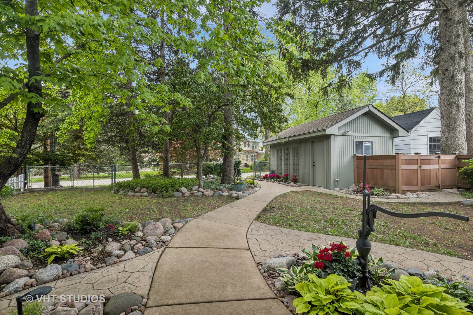 18 N Lake Avenue