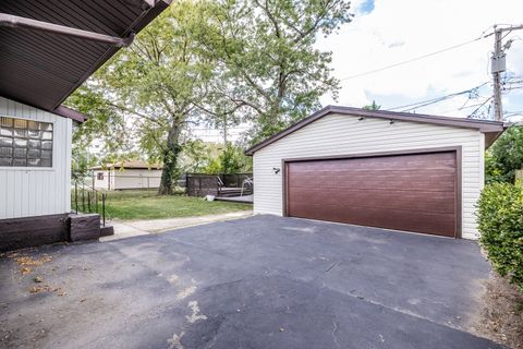 Tiny photo for 14 Arrowhead Drive, Thornton, IL 60476 (MLS # 12554579)