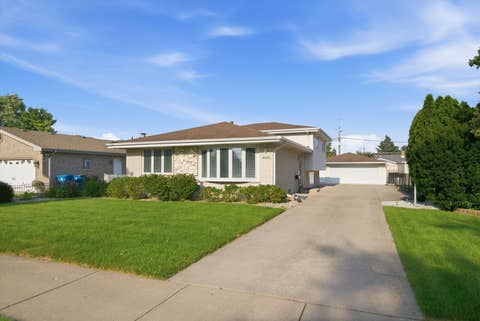Tiny photo for 8455 Newland Avenue, Burbank, IL 60459 (MLS # 12728777)