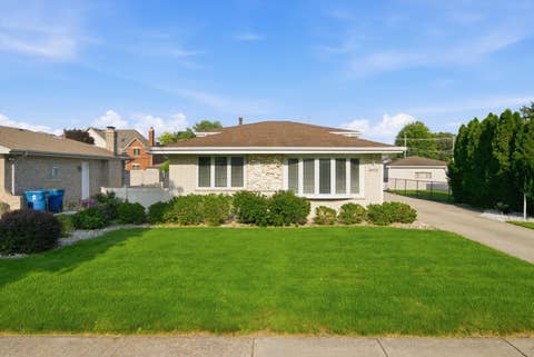 Photo of 8455 Newland Avenue, Burbank, IL 60459 (MLS # 12728777)