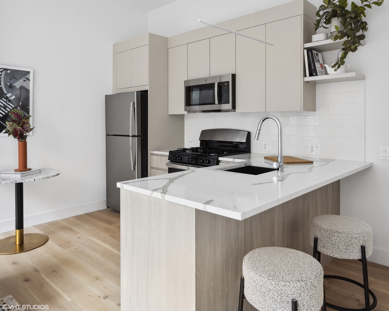 4410 N Clark Street 306