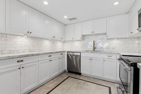 Tiny photo for 175 E Delaware Place #6401, Chicago, IL 60611 (MLS # 12774395)