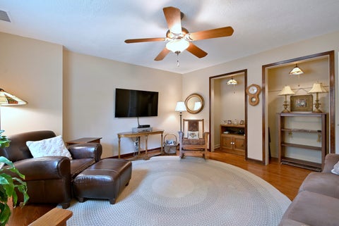 Tiny photo for 3946 Gilbert Avenue, Western Springs, IL 60558 (MLS # 12674681)