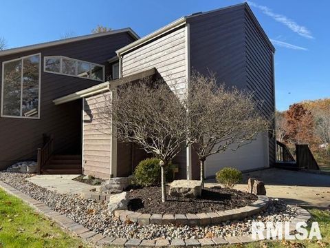 Tiny photo for 16429 N Hawthorne Hills Drive, Mt Vernon, IL 62864 (MLS # EB460518)