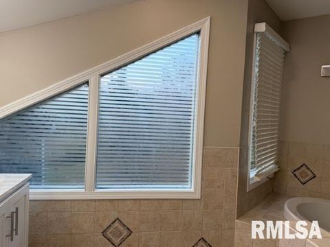 Tiny photo for 16429 N Hawthorne Hills Drive, Mt Vernon, IL 62864 (MLS # EB460518)