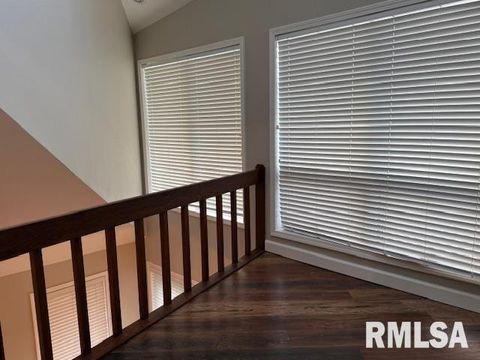 Tiny photo for 16429 N Hawthorne Hills Drive, Mt Vernon, IL 62864 (MLS # EB460518)