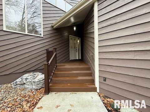 Tiny photo for 16429 N Hawthorne Hills Drive, Mt Vernon, IL 62864 (MLS # EB460518)