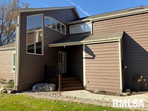 Tiny photo for 16429 N Hawthorne Hills Drive, Mt Vernon, IL 62864 (MLS # EB460518)