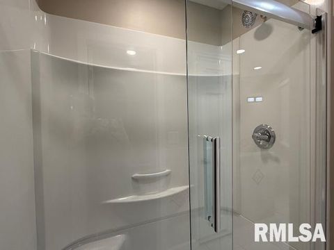 Tiny photo for 16429 N Hawthorne Hills Drive, Mt Vernon, IL 62864 (MLS # EB460518)