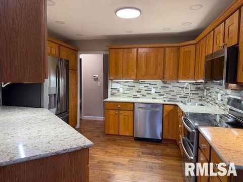 Tiny photo for 16429 N Hawthorne Hills Drive, Mt Vernon, IL 62864 (MLS # EB460518)