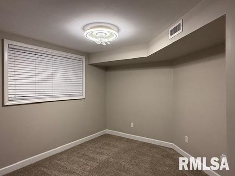 Tiny photo for 16429 N Hawthorne Hills Drive, Mt Vernon, IL 62864 (MLS # EB460518)