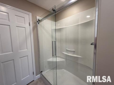 Tiny photo for 16429 N Hawthorne Hills Drive, Mt Vernon, IL 62864 (MLS # EB460518)