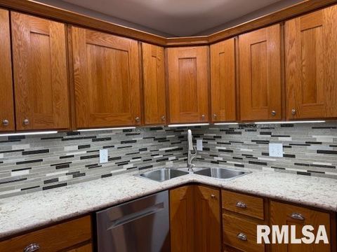 Tiny photo for 16429 N Hawthorne Hills Drive, Mt Vernon, IL 62864 (MLS # EB460518)