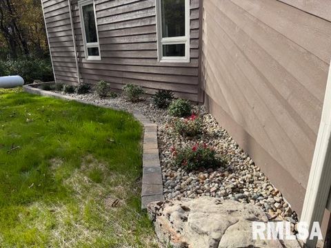 Tiny photo for 16429 N Hawthorne Hills Drive, Mt Vernon, IL 62864 (MLS # EB460518)