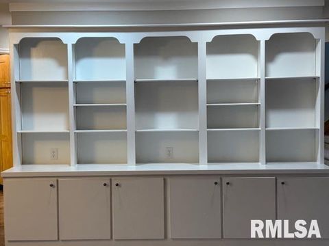 Tiny photo for 16429 N Hawthorne Hills Drive, Mt Vernon, IL 62864 (MLS # EB460518)