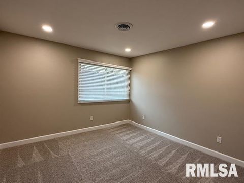 Tiny photo for 16429 N Hawthorne Hills Drive, Mt Vernon, IL 62864 (MLS # EB460518)