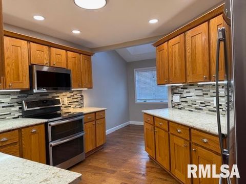 Tiny photo for 16429 N Hawthorne Hills Drive, Mt Vernon, IL 62864 (MLS # EB460518)