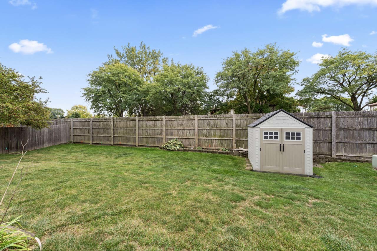 Elk Grove Village, Illinois 60007, United States, 4 Bedrooms Bedrooms, ,3 BathroomsBathrooms,Residential,Active,229950