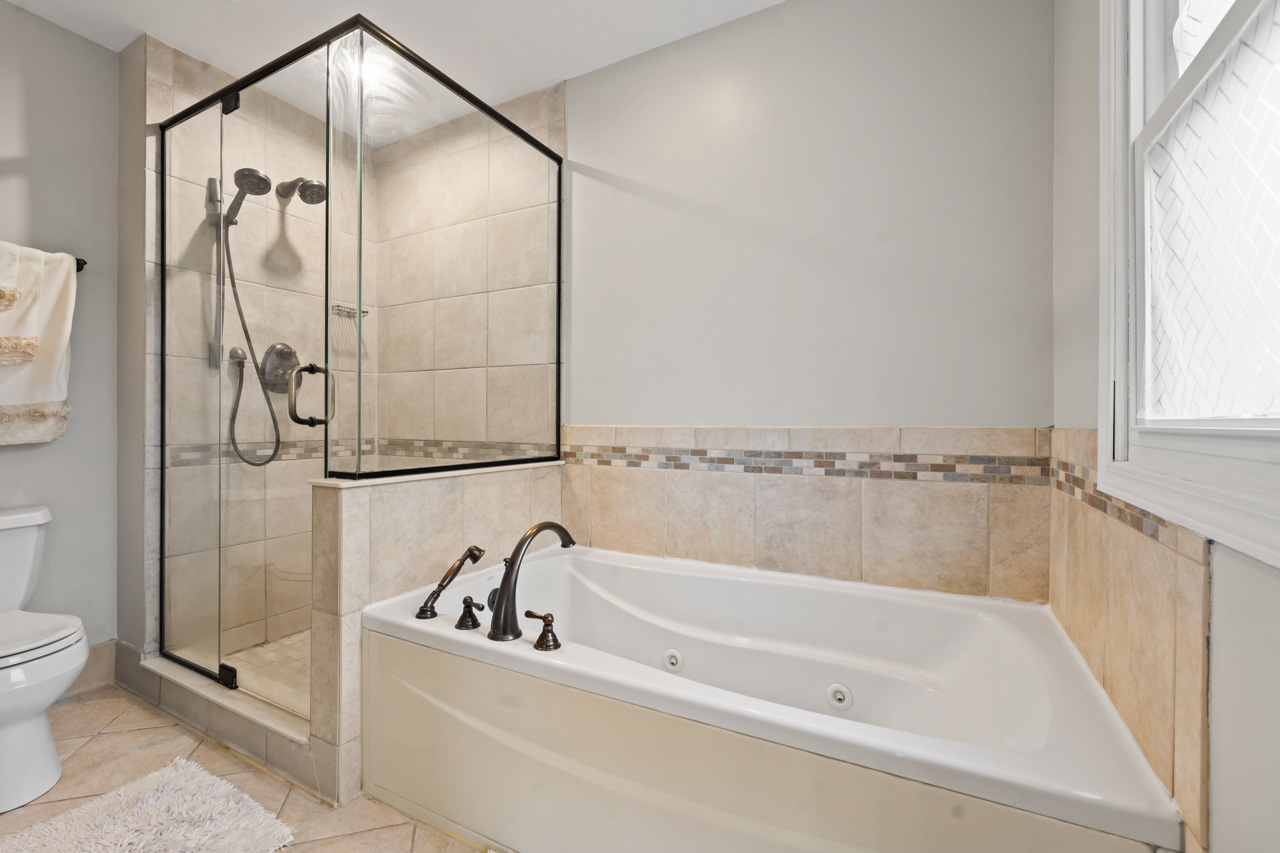 Elk Grove Village, Illinois 60007, United States, 4 Bedrooms Bedrooms, ,3 BathroomsBathrooms,Residential,Active,229950