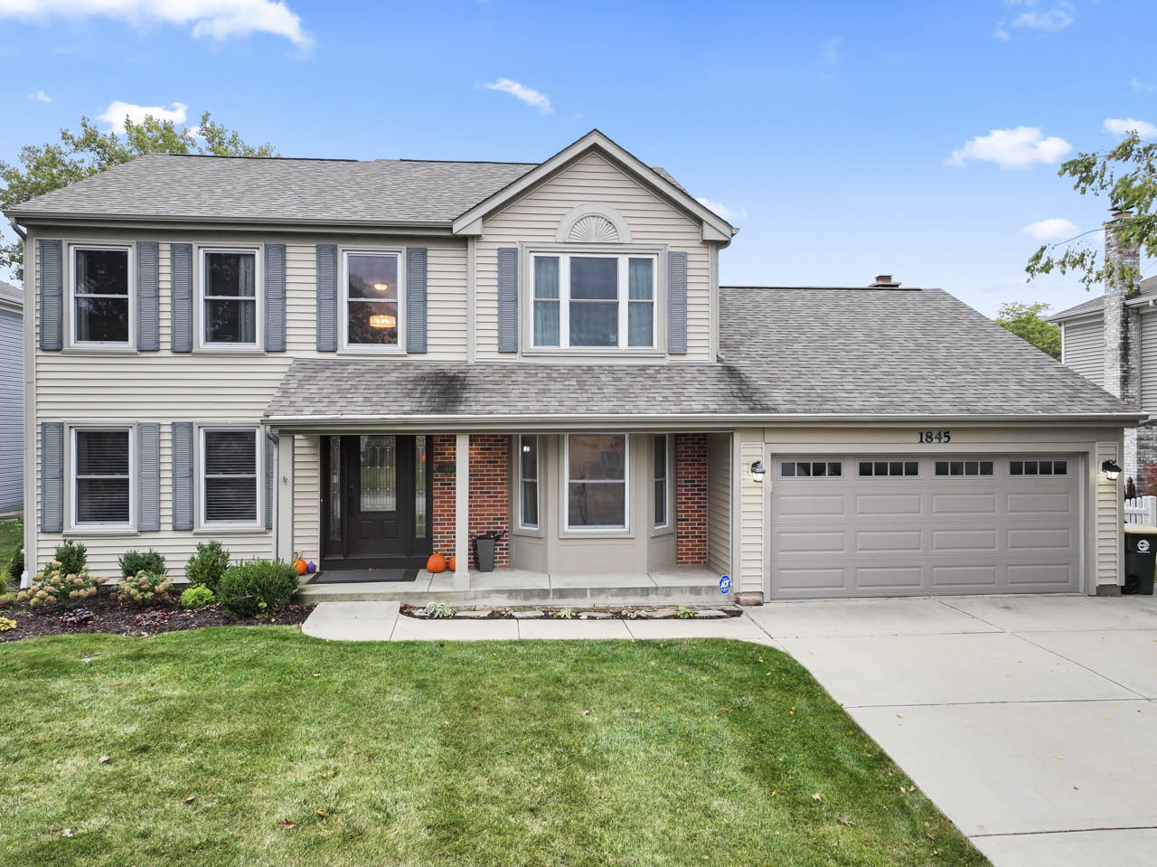 Elk Grove Village, Illinois 60007, United States, 4 Bedrooms Bedrooms, ,3 BathroomsBathrooms,Residential,Active,229950