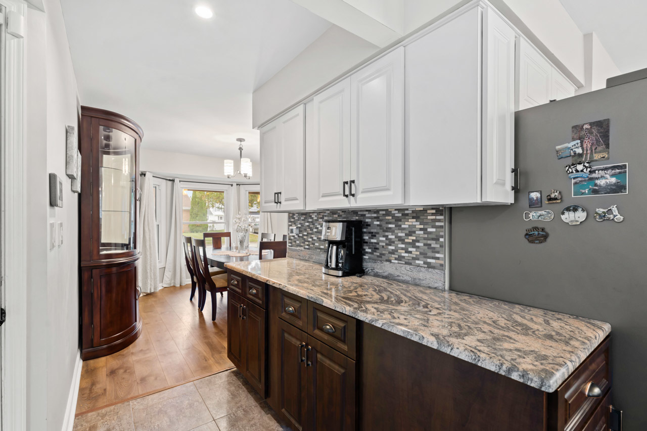 Elk Grove Village, Illinois 60007, United States, 4 Bedrooms Bedrooms, ,3 BathroomsBathrooms,Residential,Active,229950