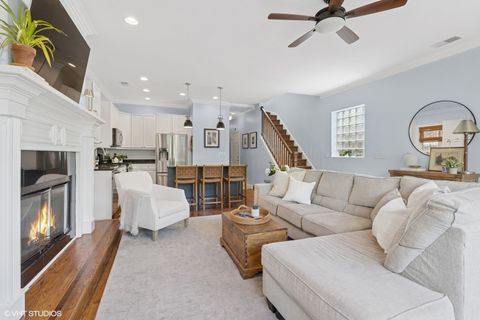 Tiny photo for 3509 N Fremont Street #3F, Chicago, IL 60657 (MLS # 12452332)