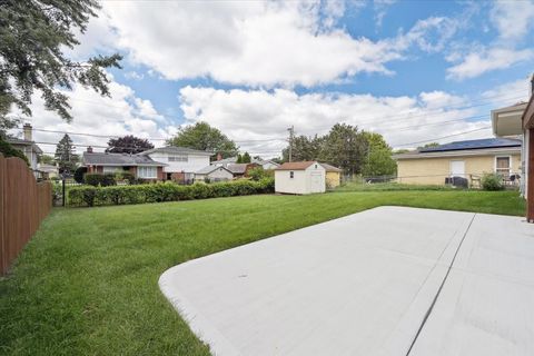 Tiny photo for 191 W Millers Road, Des Plaines, IL 60016 (MLS # 12465258)