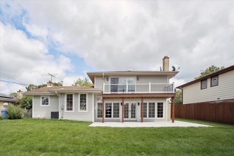 Tiny photo for 191 W Millers Road, Des Plaines, IL 60016 (MLS # 12465258)